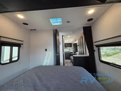 2022 Coachmen Freedom Express Ultra Lite 246RKS photo 13