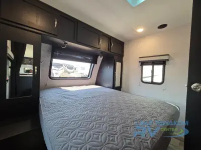 2022 Coachmen Freedom Express Ultra Lite 246RKS photo 11