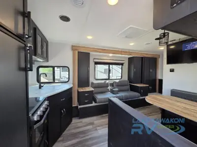 2022 Coachmen Freedom Express Ultra Lite 246RKS photo 6