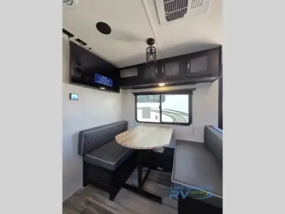 2022 Coachmen Freedom Express Ultra Lite 246RKS photo 20