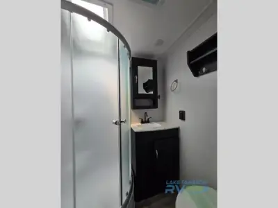 2022 Coachmen Freedom Express Ultra Lite 246RKS photo 15
