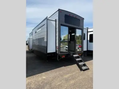 2025 Coachmen Catalina Destination Series 43CONDO photo 5