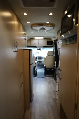 2015 Leisure Travel Free Spirit SS photo 10