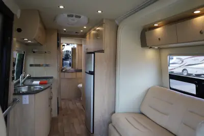 2015 Leisure Travel Free Spirit SS photo 9