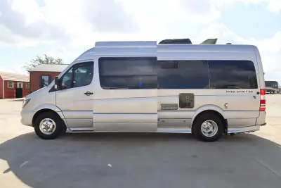 2015 Leisure Travel Free Spirit SS photo 3