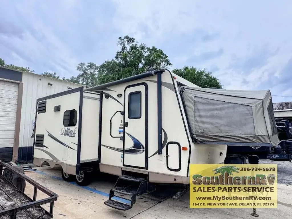 2017 Forest River Flagstaff Shamrock 23IKSS exterior