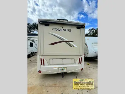 2017 Thor Motor Coach Compass 23TR photo 5