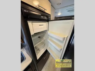 2017 Thor Motor Coach Compass 23TR photo 14