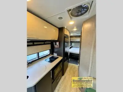 2017 Thor Motor Coach Compass 23TR photo 13
