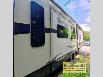 2013 Forest River Blue Ridge 3025RL photo 4