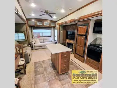 2013 Forest River Blue Ridge 3025RL photo 7
