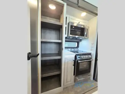 2022 Keystone Montana 3855BR photo 13