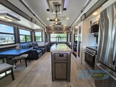 2022 Keystone Montana 3855BR photo 5