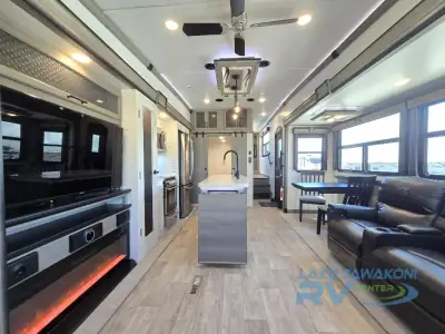 2022 Keystone Montana 3855BR photo 10