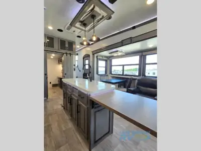 2022 Keystone Montana 3855BR photo 12