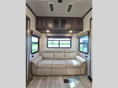 2022 Forest River Cedar Creek Champagne Edition 38EBS photo 33