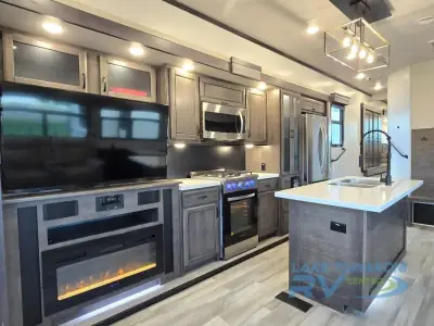 2022 Forest River Cedar Creek Champagne Edition 38EBS photo 35
