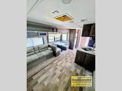 2019 Dutchmen Coleman Light 2925RE photo 5