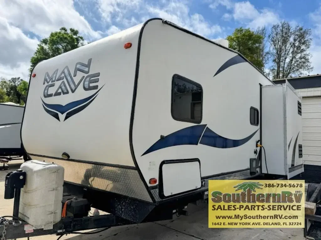 2019 Dynamite Manufacturing Man Cave TH26SS exterior