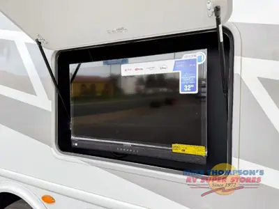 2026 Thor Motor Coach Hurricane photo 9