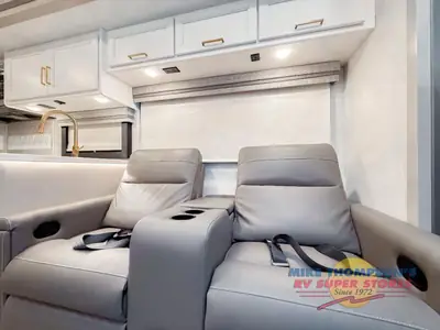 2026 Thor Motor Coach Hurricane photo 22