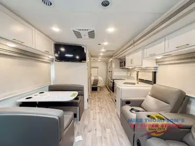 2026 Thor Motor Coach Hurricane photo 17