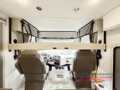2026 Thor Motor Coach Hurricane photo 15
