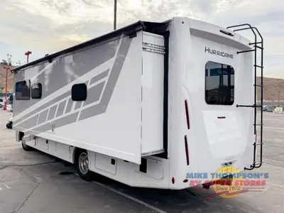 2026 Thor Motor Coach Hurricane photo 6