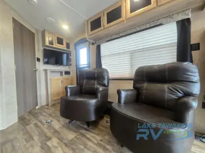 2020 Coachmen Catalina Trail Blazer 26TH photo 12