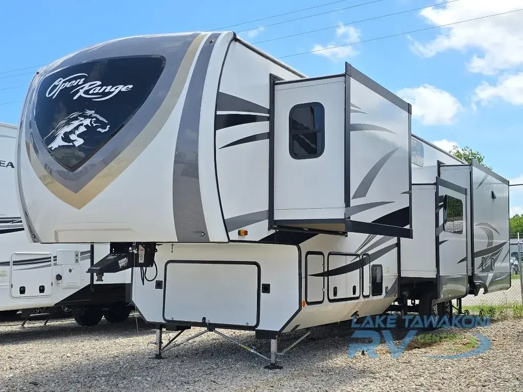 2023 Highland Ridge Open Range 371MBH exterior
