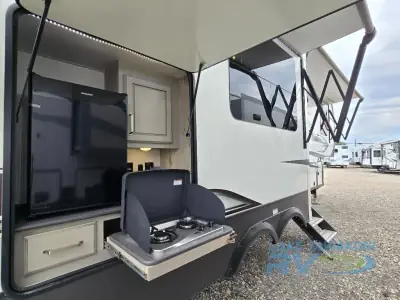 2022 Keystone Alpine 3102RL photo 4