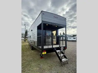 2025 Coachmen Catalina Destination Series 35FME photo 4
