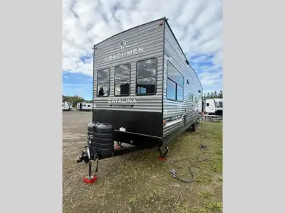 2025 Coachmen Catalina Destination Series 35FME photo 5