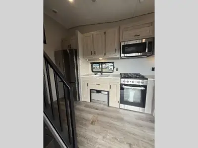 2025 Coachmen Catalina Destination Series 35FME photo 11