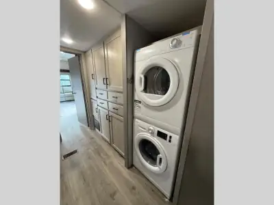 2025 Coachmen Catalina Destination Series 35FME photo 22