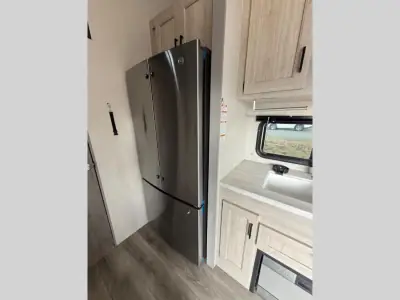 2025 Coachmen Catalina Destination Series 35FME photo 12