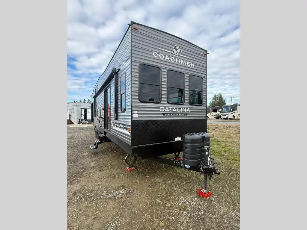 2025 Coachmen Catalina Destination Series 35FME exterior