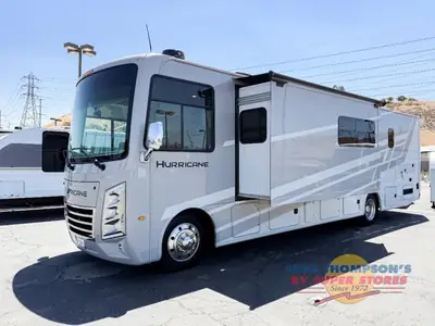 2026 Thor Motor Coach Hurricane photo 3