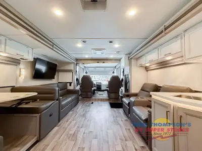 2026 Thor Motor Coach Hurricane photo 30