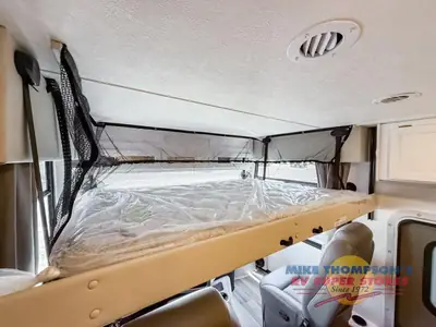 2026 Thor Motor Coach Hurricane photo 14
