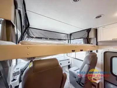 2026 Thor Motor Coach Hurricane photo 13