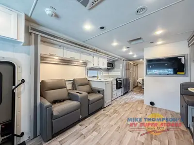 2026 Thor Motor Coach Hurricane photo 22