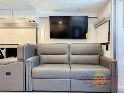 2026 Thor Motor Coach Hurricane photo 19