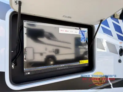 2026 Thor Motor Coach Outlaw photo 9
