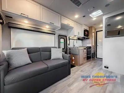 2026 Thor Motor Coach Outlaw photo 19