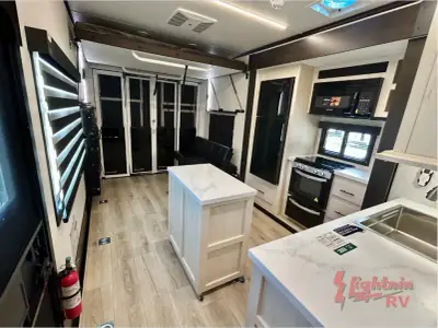 2026 Forest River VENGEANCE ROGUE ARMORED 26L140 photo 15
