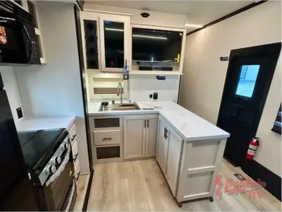 2026 Forest River VENGEANCE ROGUE ARMORED 26L140 photo 12