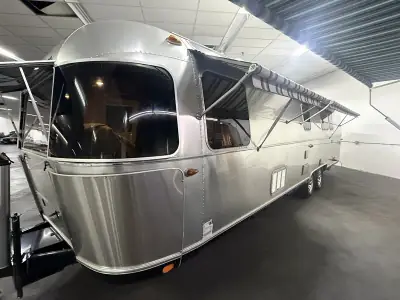 2019 Airstream Classic 33FB photo 5