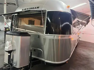 2019 Airstream Classic 33FB photo 7