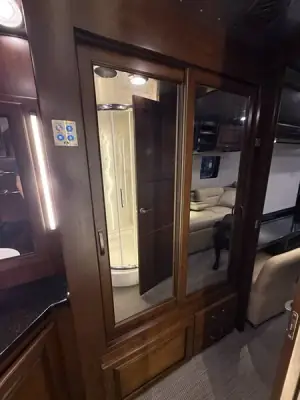 2019 Airstream Classic 33FB photo 24